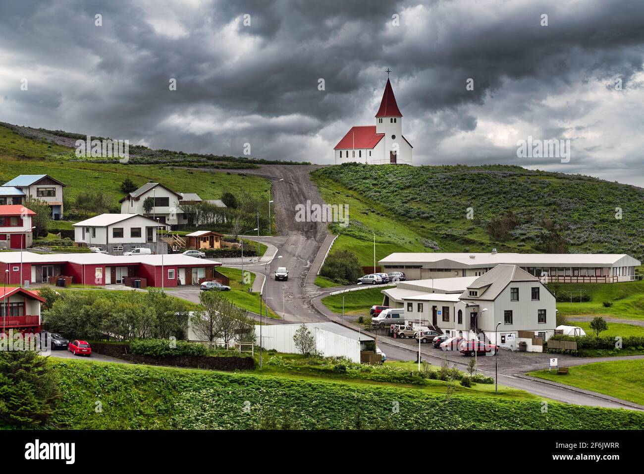 Vik i Myrdal Kirche. Island Stockfoto