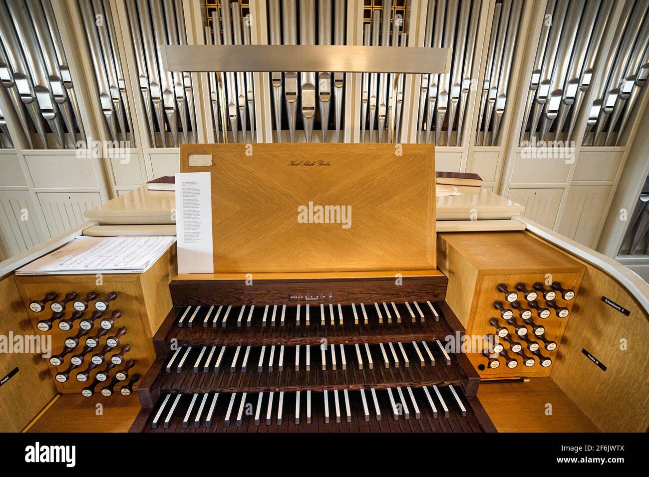 Die Pfeifenorgel der Kathedrale von Reykjavik. Island Stockfoto