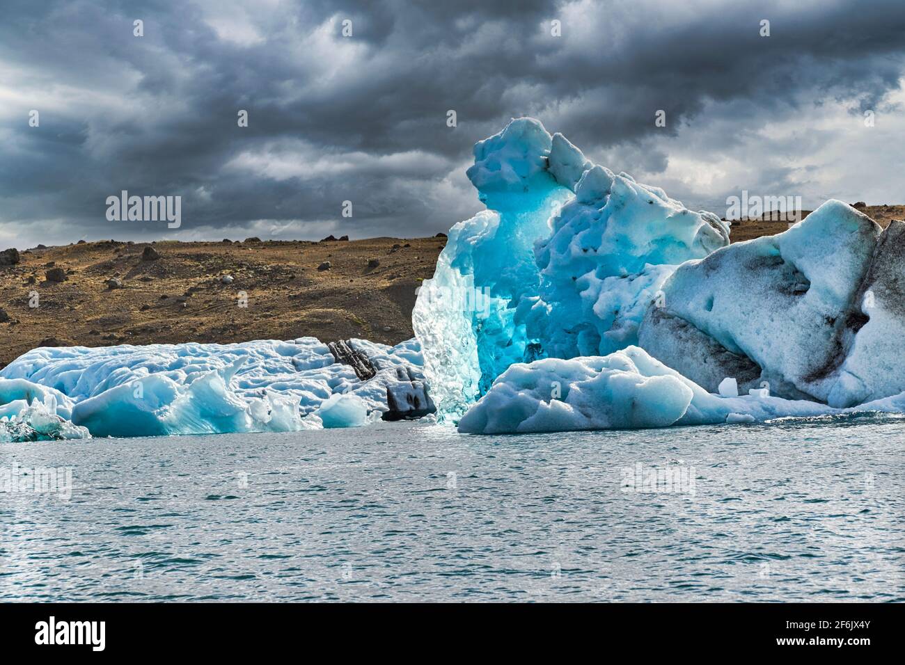 Jökulsárlón ist ein großer Gletschersee im südlichen Teil des Vatnajökull National Park, Island. Stockfoto