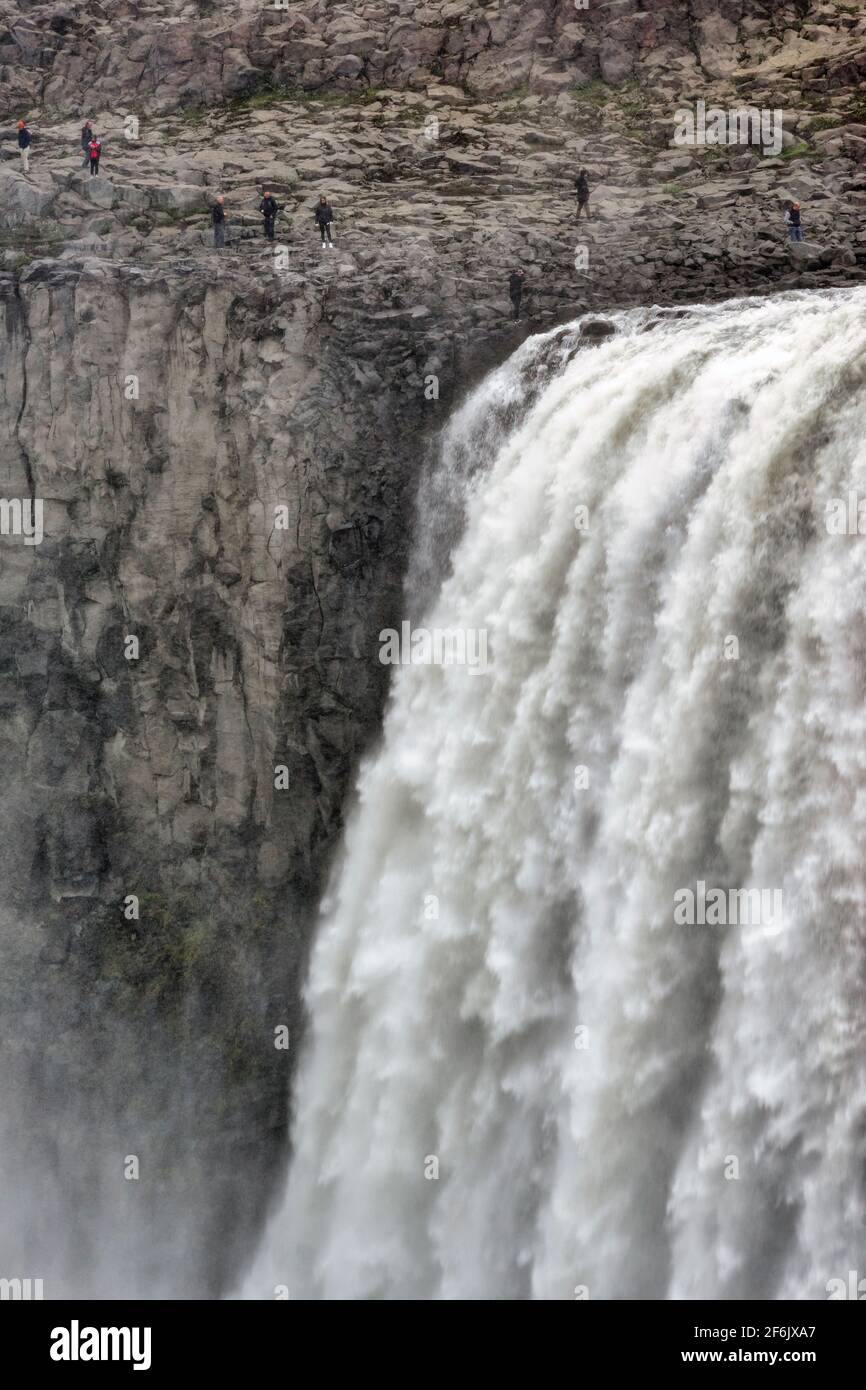 Dettifoss ist ein Wasserfall am Fluss Jökulsá á á Fjöllum im Norden Islands. Stockfoto