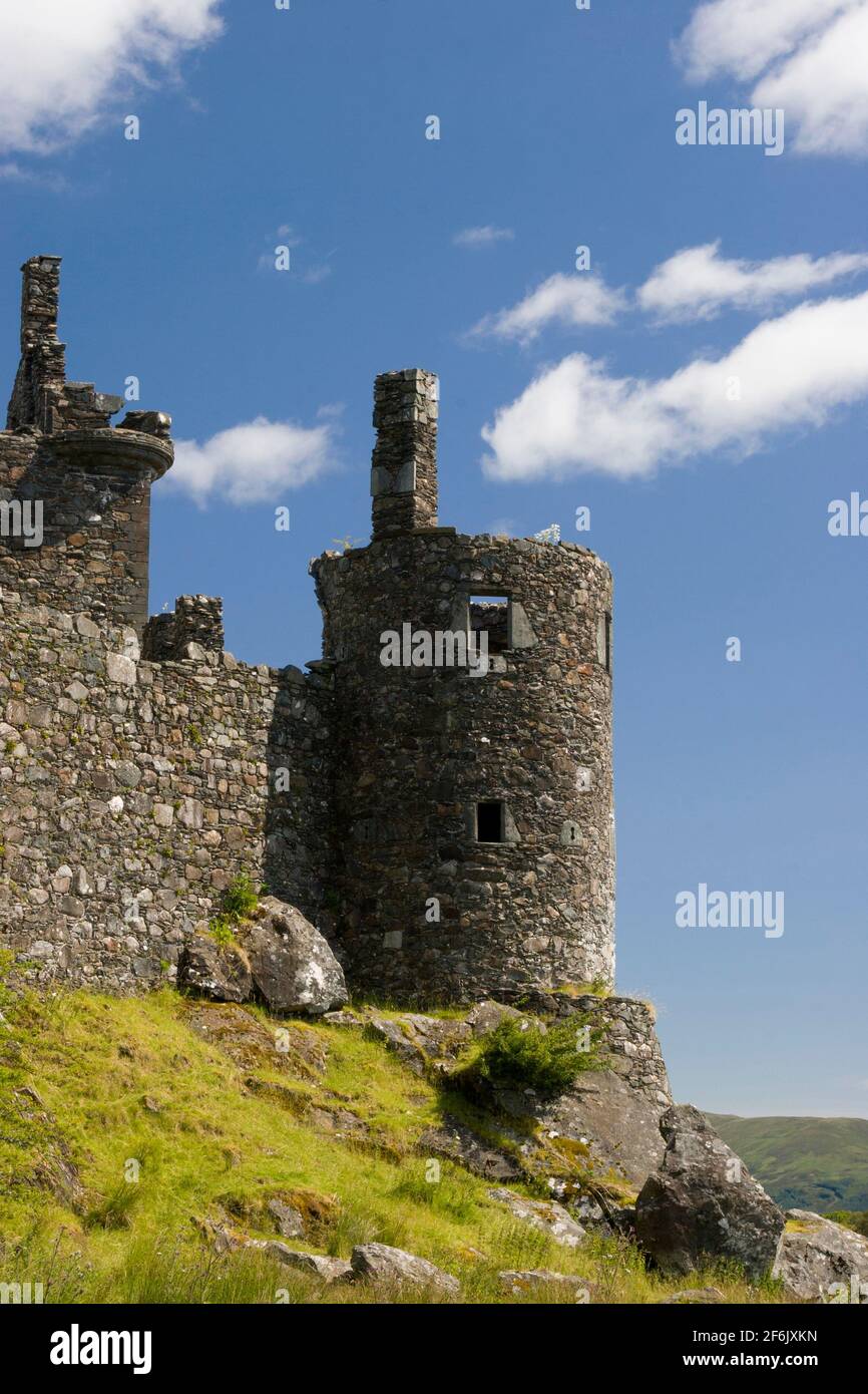 Kilchurn Castle am Ufer des Loch Awe, Argyll, Schottland, das jetzt in Ruinen liegt, war eine Campbell-Festung. Stockfoto