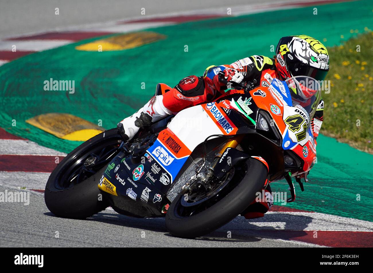 Circuit de Barcelona Catalunya, Barcelona, Spanien. April 2021. FIM Superbike World Championship Testing; Axel Bssani vom Motocorsa Team fährt die WorldSBK Ducati Panigale V4 R Credit: Action Plus Sports/Alamy Live News Stockfoto