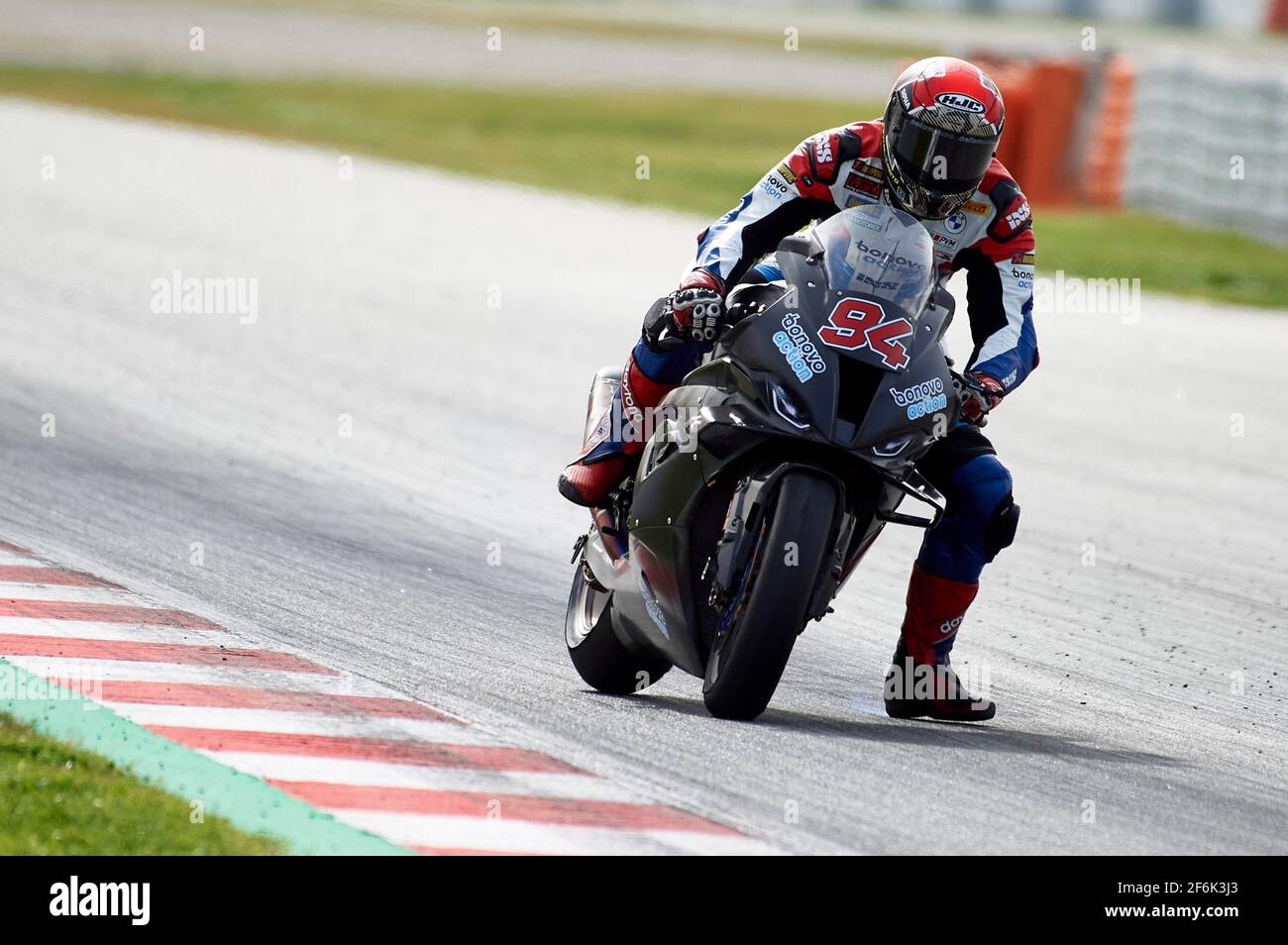 Circuit de Barcelona Catalunya, Barcelona, Spanien. April 2021. FIM Superbike World Championship Testing; Jonas Folger vom Bonovo MGM Team in Aktion mit dem WorldSBK BMW M 1000 RR Credit: Action Plus Sports/Alamy Live News Stockfoto