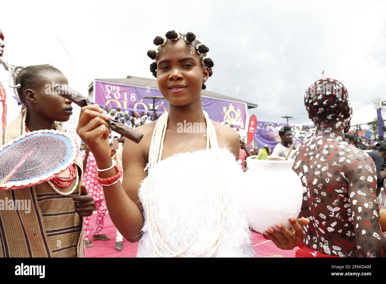 Osun-Anhänger, Olojo Festival, Ile-Ife, Osun State, Nigeria. Stockfoto