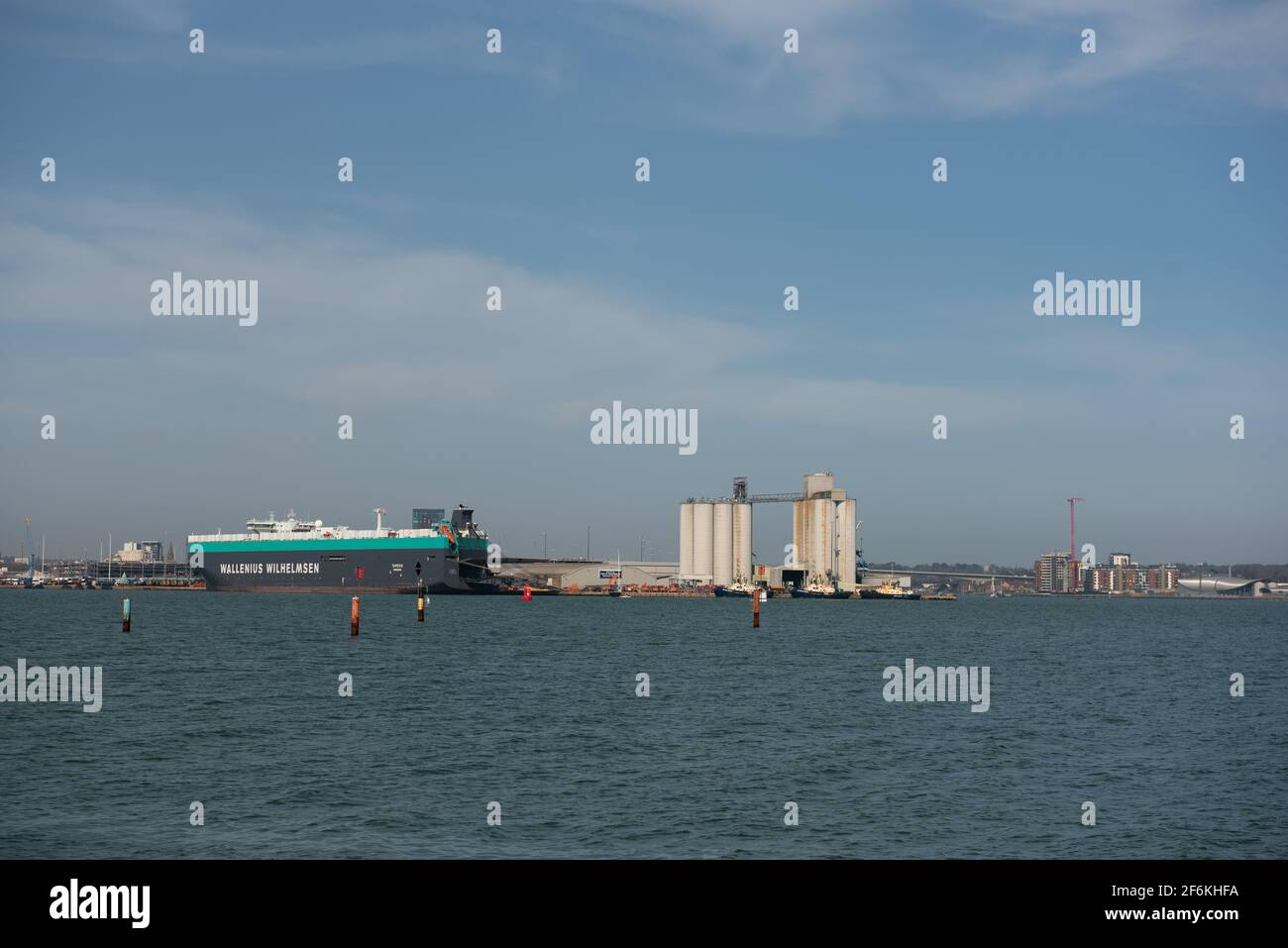 Blick auf Southampton Waters vom Yachthafen Hythe Stockfoto