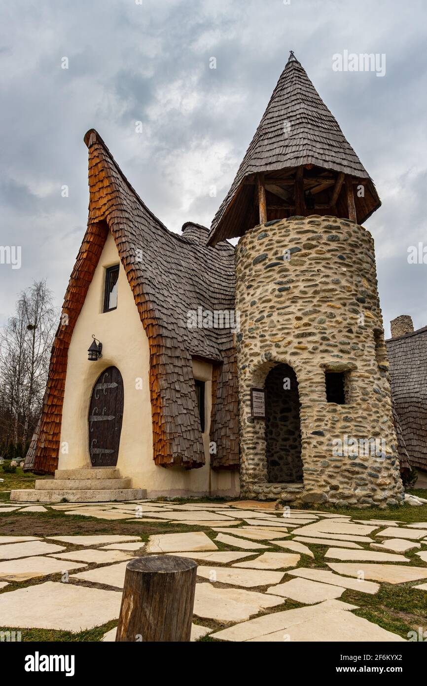 28.03.2021 Sibiu, Rumänien. Clay Castle im Tal der Feen in Sibiu County, Rumänien. Stockfoto