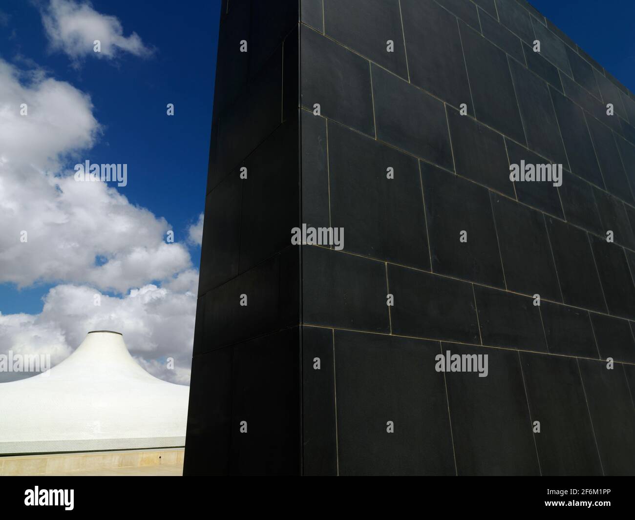 Israel, Jerusalem, Israel Museum, der Schrein des Buches, enthält die Schriftrollen vom Toten Meer Stockfoto