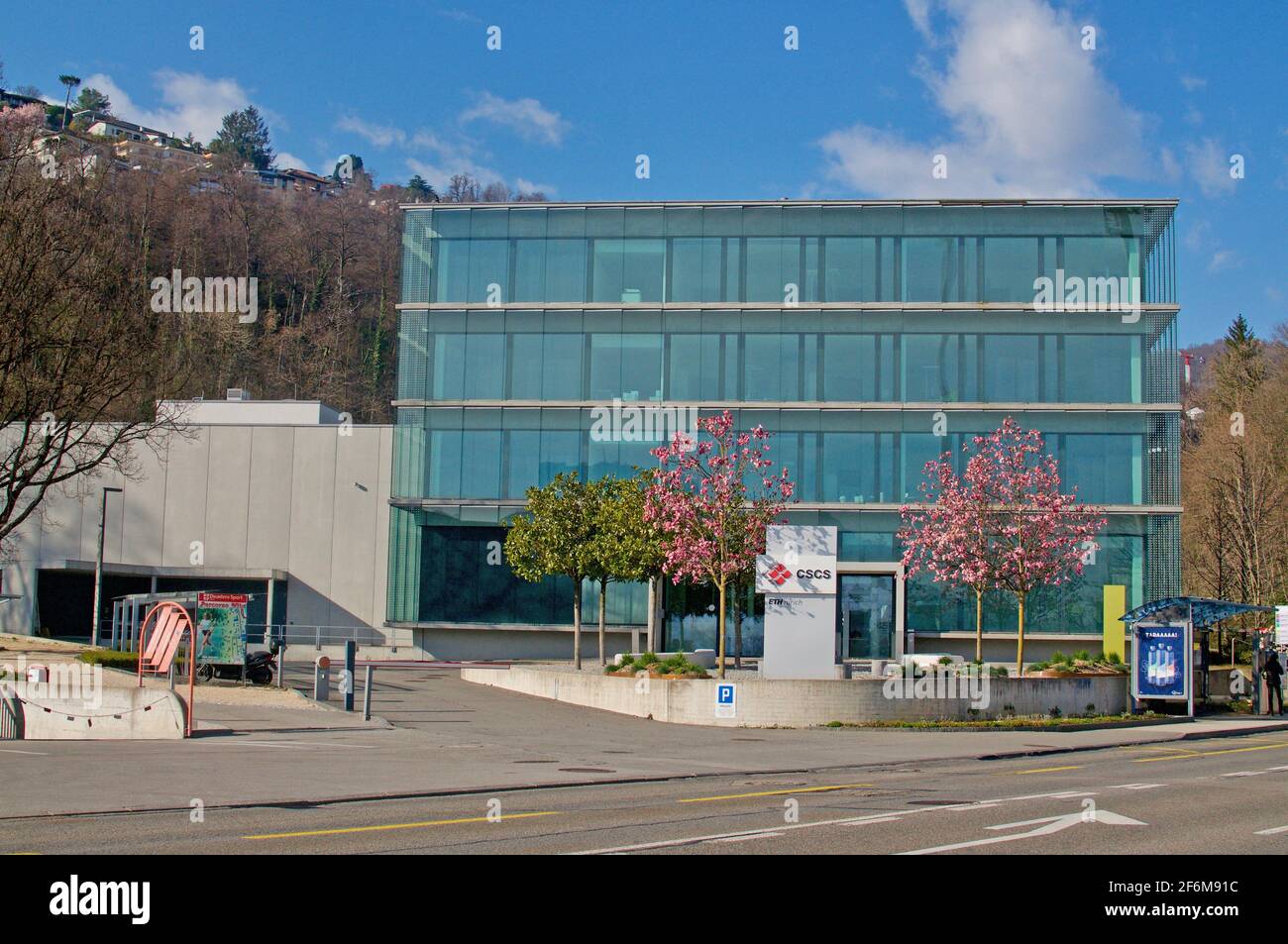 Lugano, Tessin, Schweiz - 21. März 2021 : Blick auf das nationale Schweizer Supercomputing-Zentrum in Lugano, Schweiz. Das Zentrum wird von geführt Stockfoto