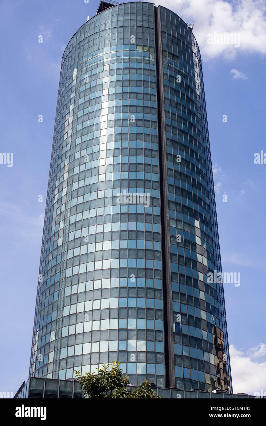 Gebäudefassade blaues Glas Sao Paulo Brasilien Stockfoto