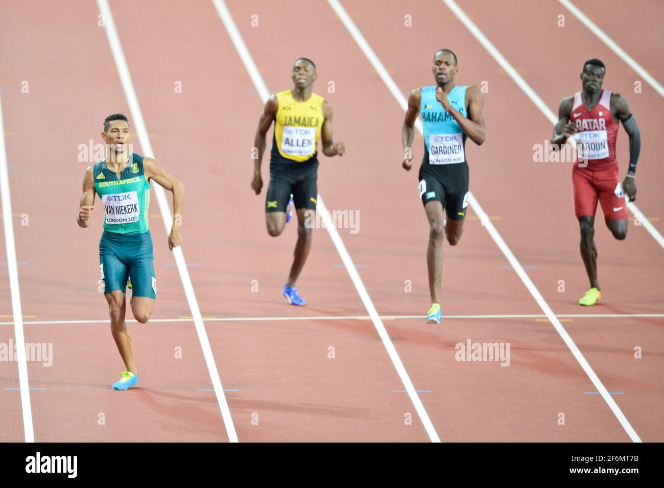 Wayde van Niekerk (RSA, Gold), Steven Gardiner (BAH, Silber), Abdalelah Haroun (QAT, Bronze). 400 Meter Männer, Finale. London 2019 Stockfoto