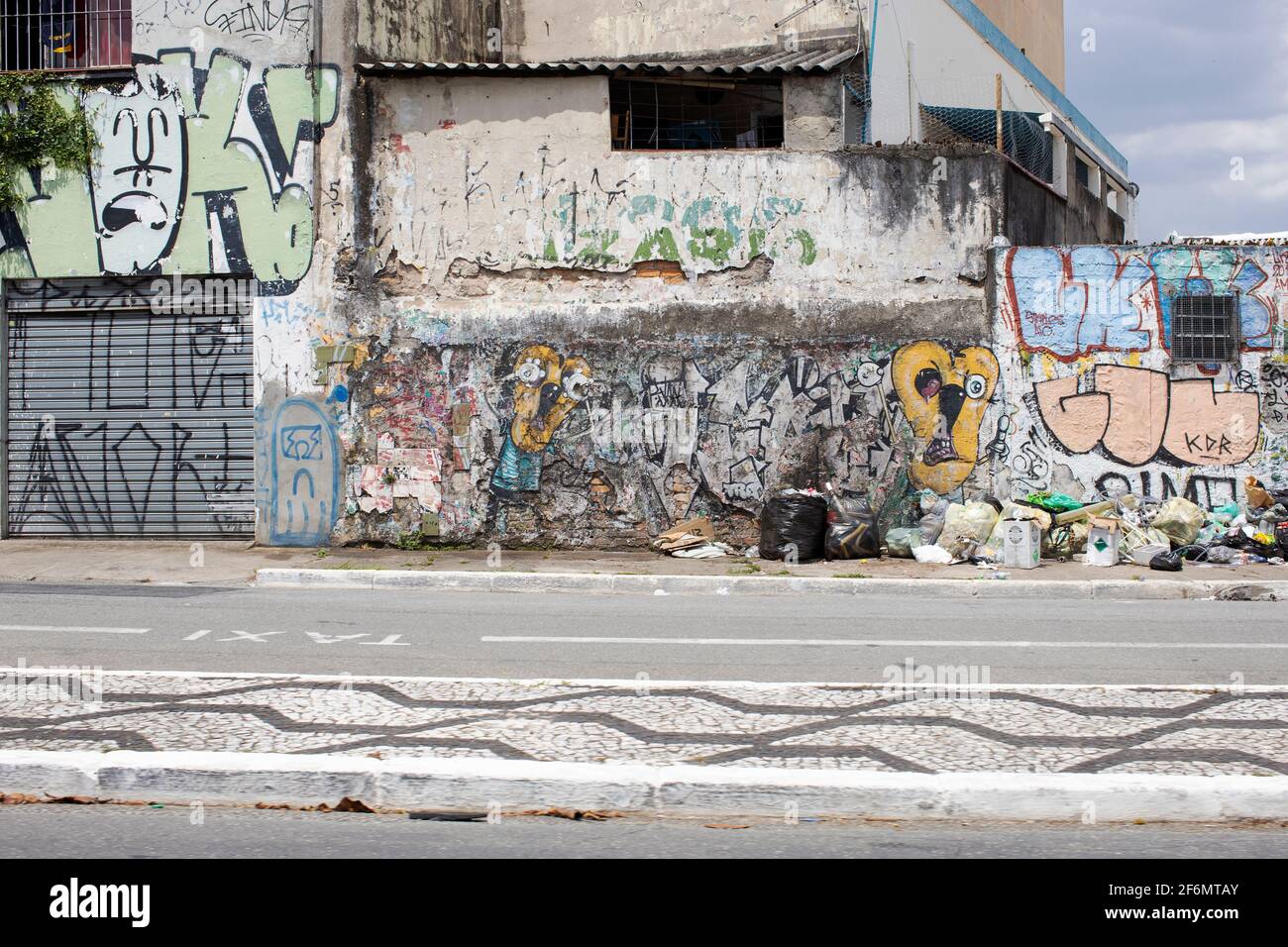 Wand Müll Vandalismus Graffiti Stadt sao paulo brasilien Stockfoto