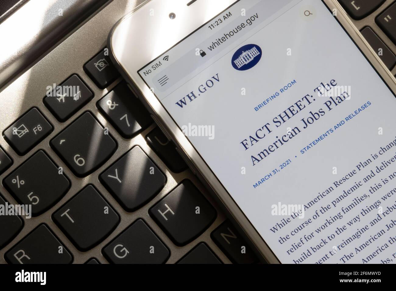Das Fact Sheet des amerikanischen Beschäftigungsplans, des Infrastrukturplans der Regierung Biden, der am 31. März 2021 veröffentlicht wurde, ist im Weißen Haus zu sehen ... Stockfoto