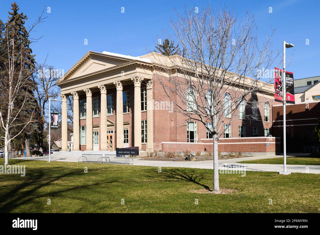 Shaw-Smyser Hall auf dem Campus der Central Washington University in Ellensburg erinnert an den Beitrag von Selden Smyser und Reginald Shaw Stockfoto
