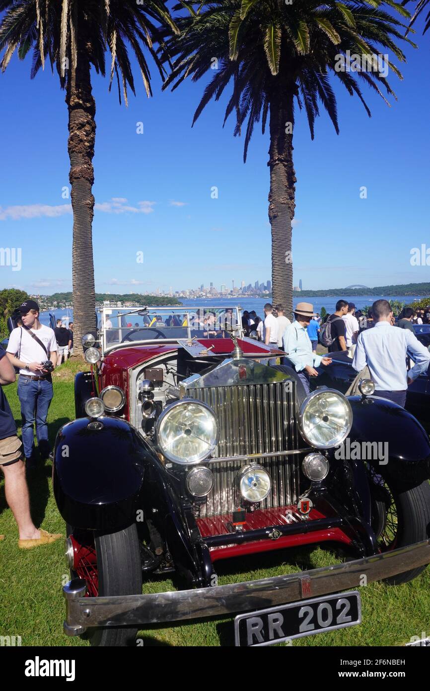 Nahaufnahme von Vintage Rolls Royce mit seinem Back To Die Skyline von Sydney Stockfoto