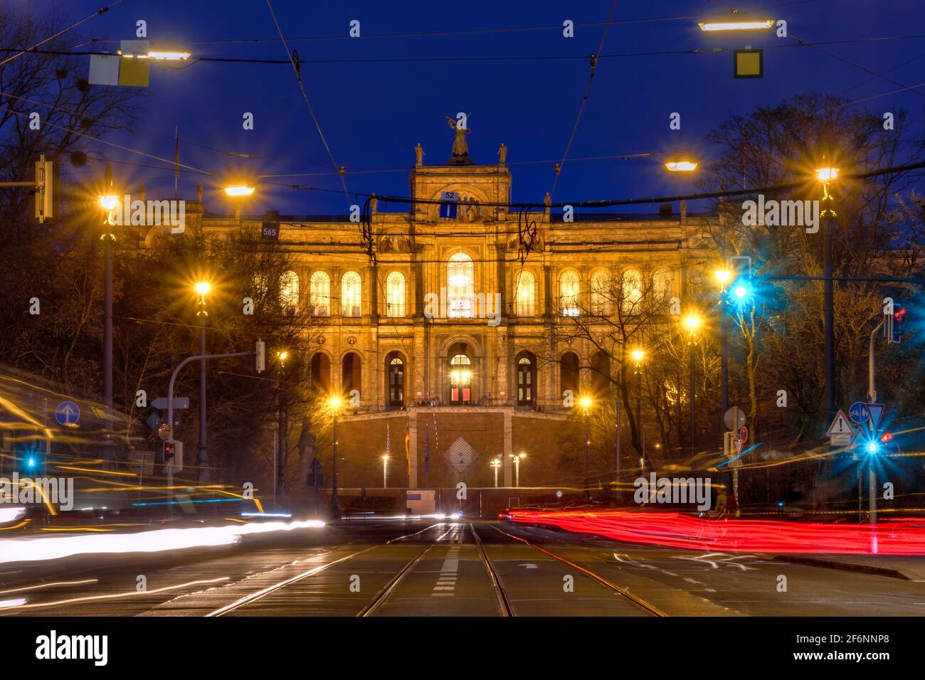 Nachtaufnahme des Bayerischen Landtags, Maximilianeum, München, Bayern, Deutschland, Europa Stockfoto