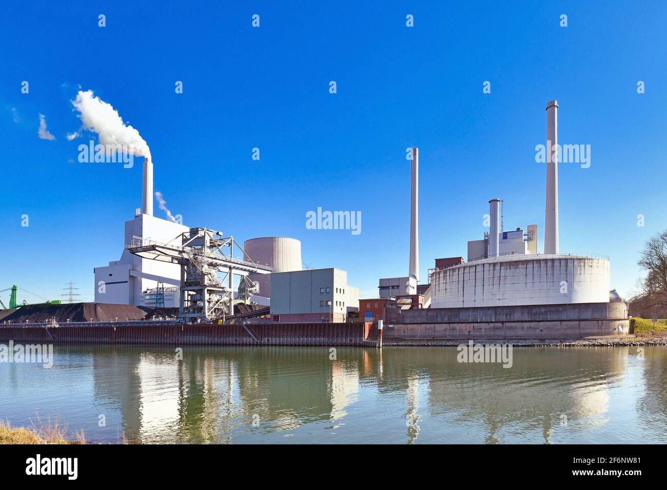 Rheinhafen Dampfkraftwerk in Karlsruhe in Deutschland verwendet für Erzeugung von Strom und Fernwärme aus Steinkohle Stockfoto