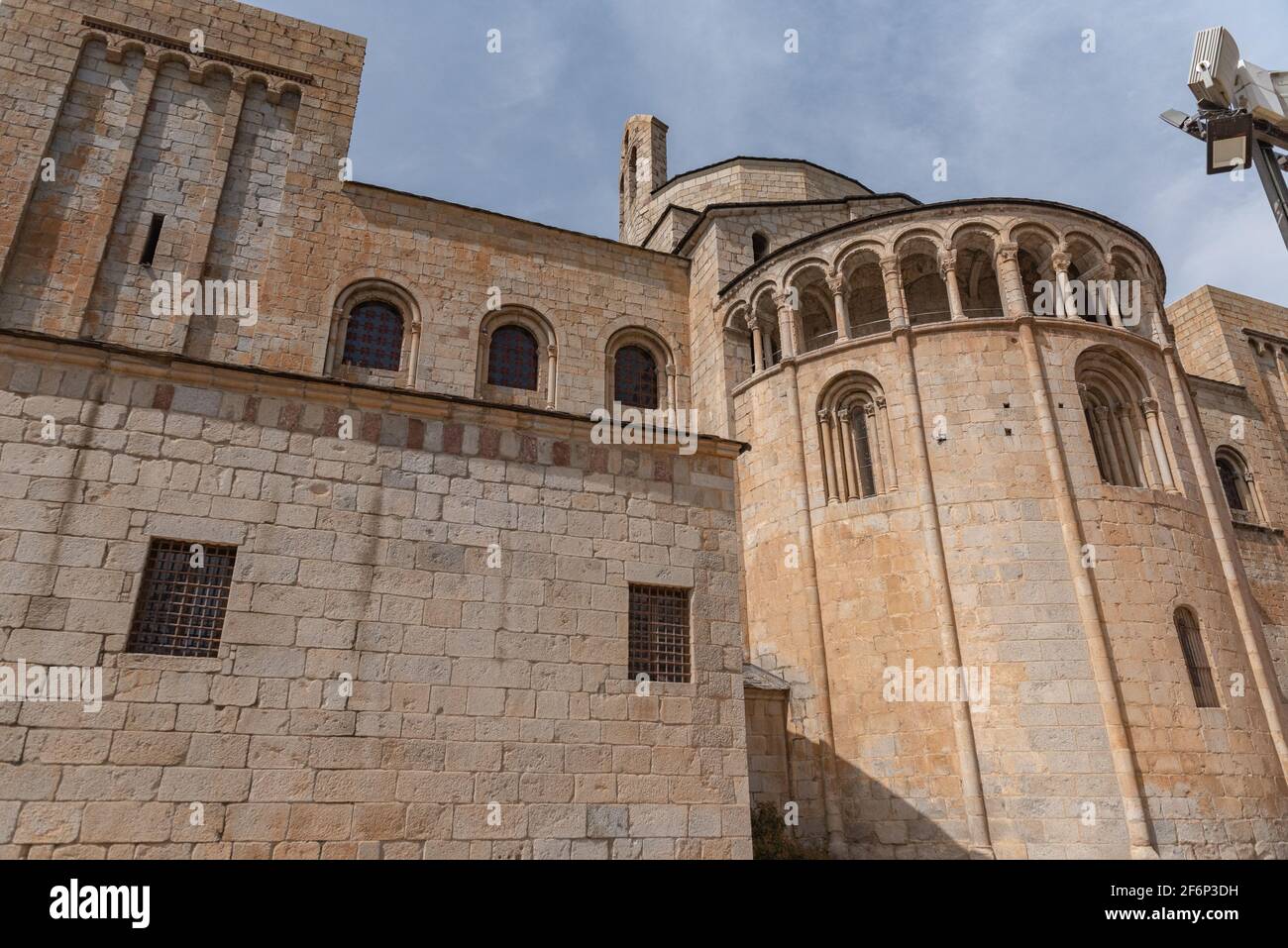 Tagesansicht der Kathedrale von Santa Maria d'Urgell. Katalonien. Stockfoto