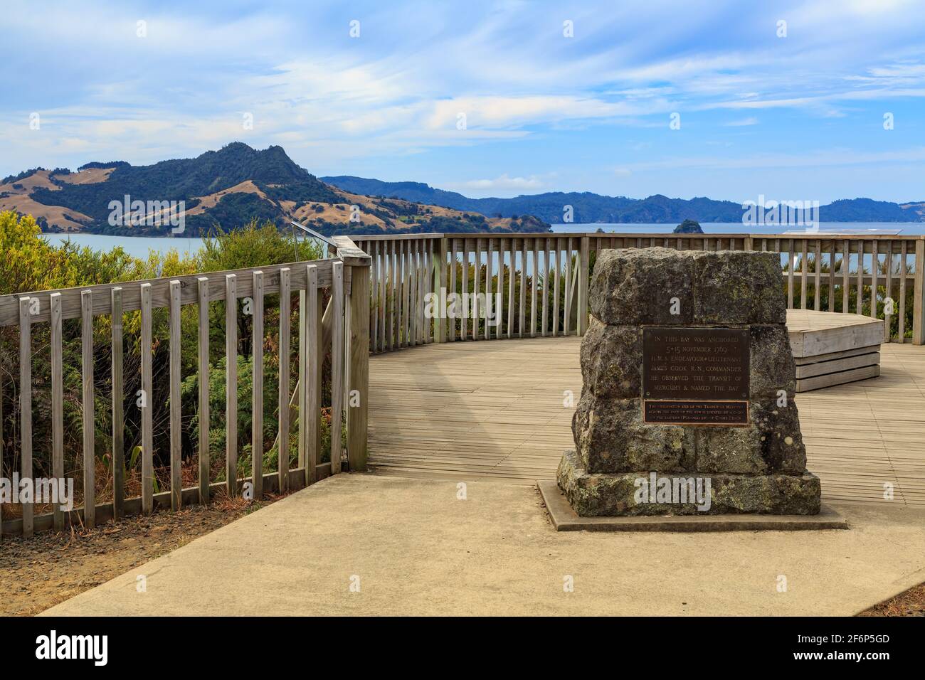 Ein Denkmal für die Beobachtung des Merkurtransits durch Captain Cook am Shakespeare Cliff, Mercury Bay, Neuseeland Stockfoto