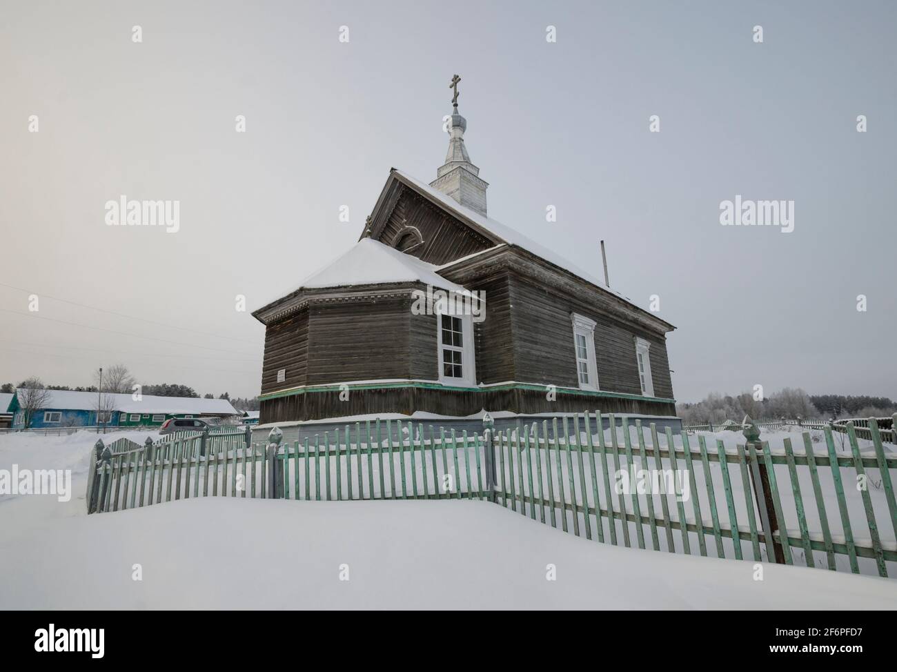 Holzkirche im Namen von Elijah, dem Propheten. Bolschoy Bor Dorf, Russland, Archangelsk Region, Onega Bezirk Stockfoto