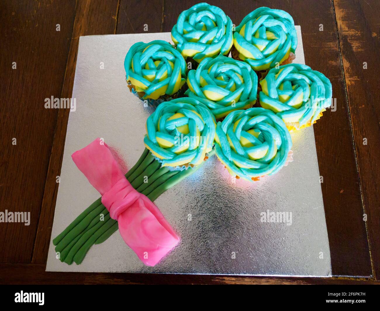 Blumenstrauß aus Cupcakes Stockfoto
