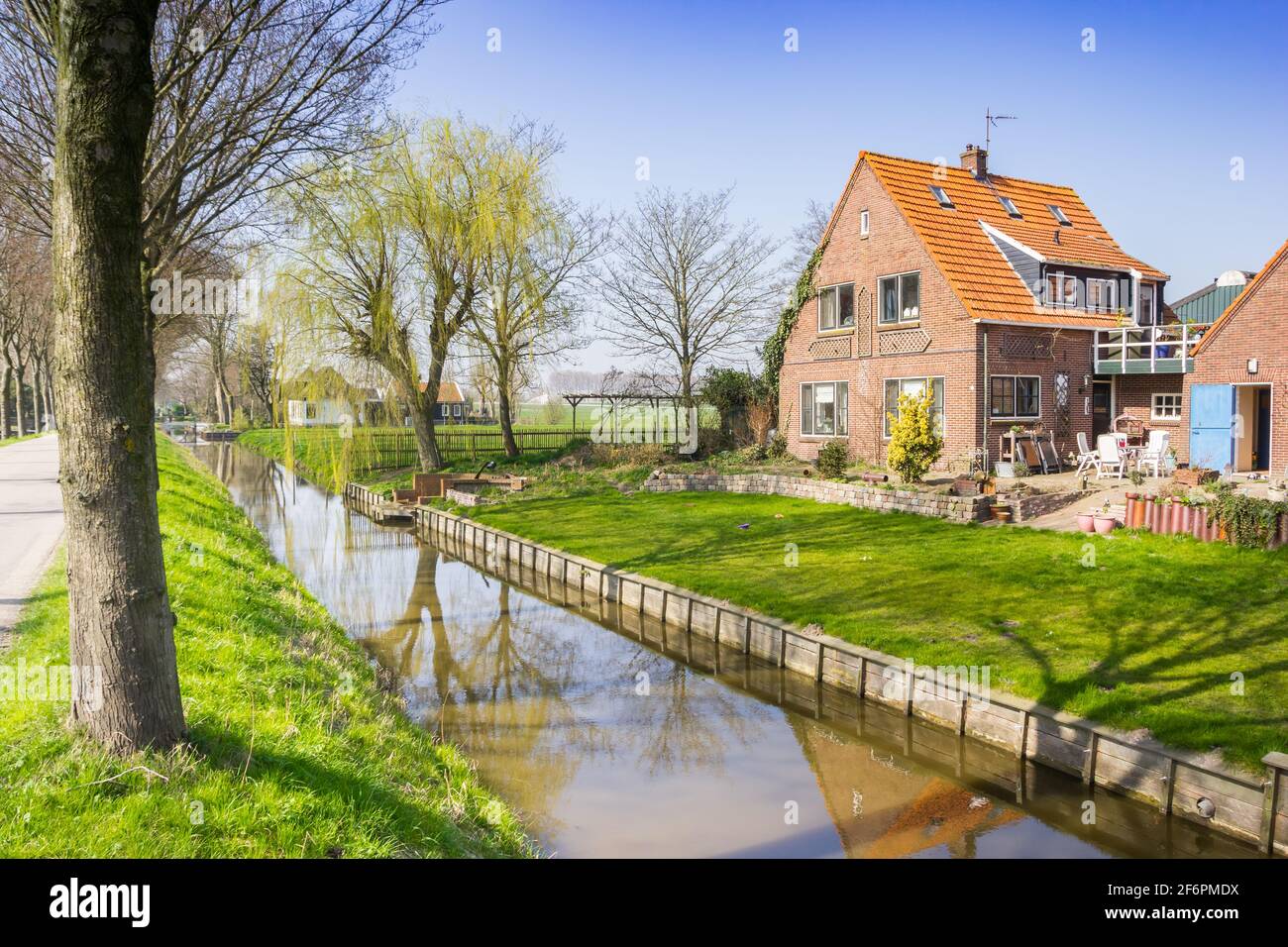 Typisches holländisches Haus in Zaanstreek, Niederlande Stockfoto