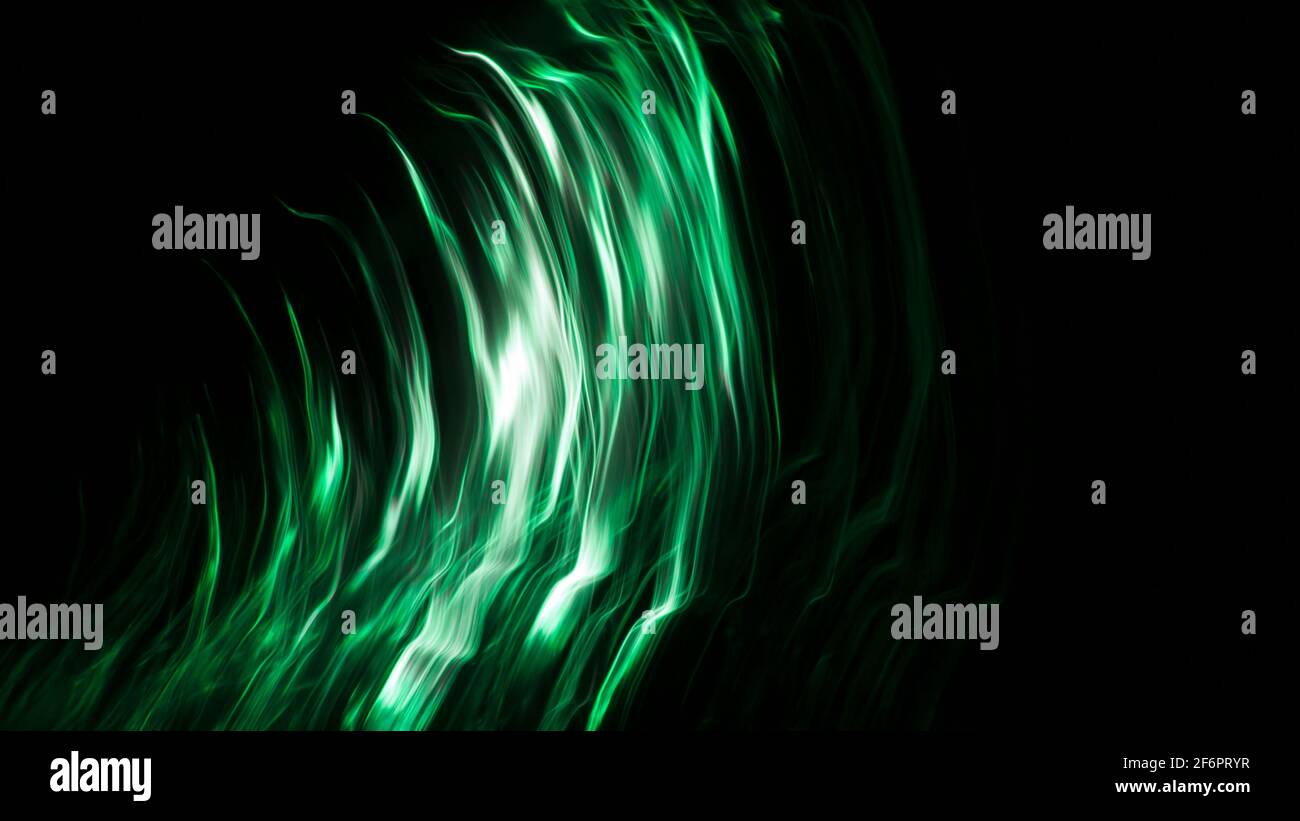 Dünne grüne Lichtlinien, die in beliebiger Form auf schwarzem Hintergrund gebogen sind Stockfoto
