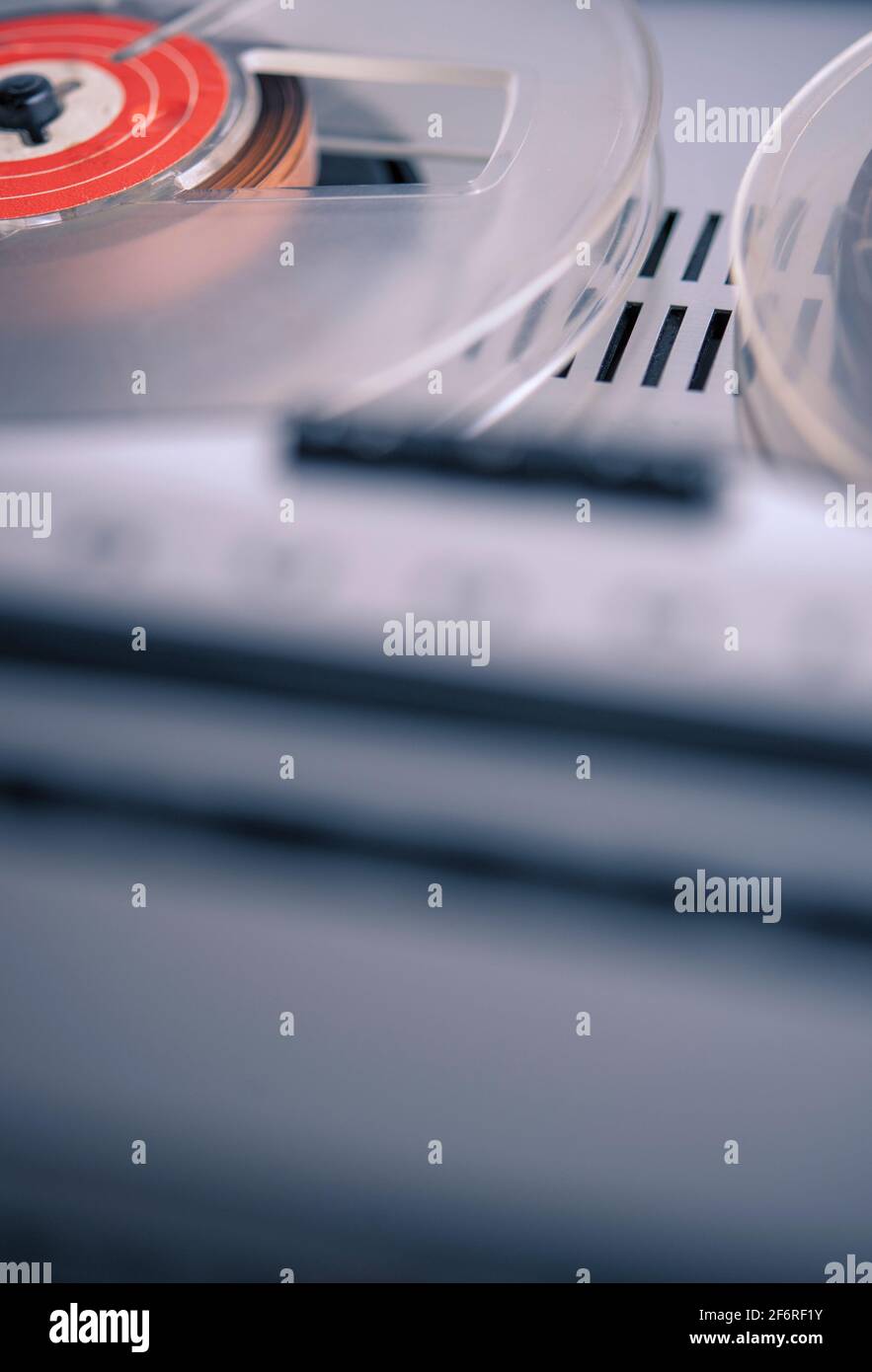 Detail eines alten Bandrecorders von Rolle zu Rolle Stockfoto