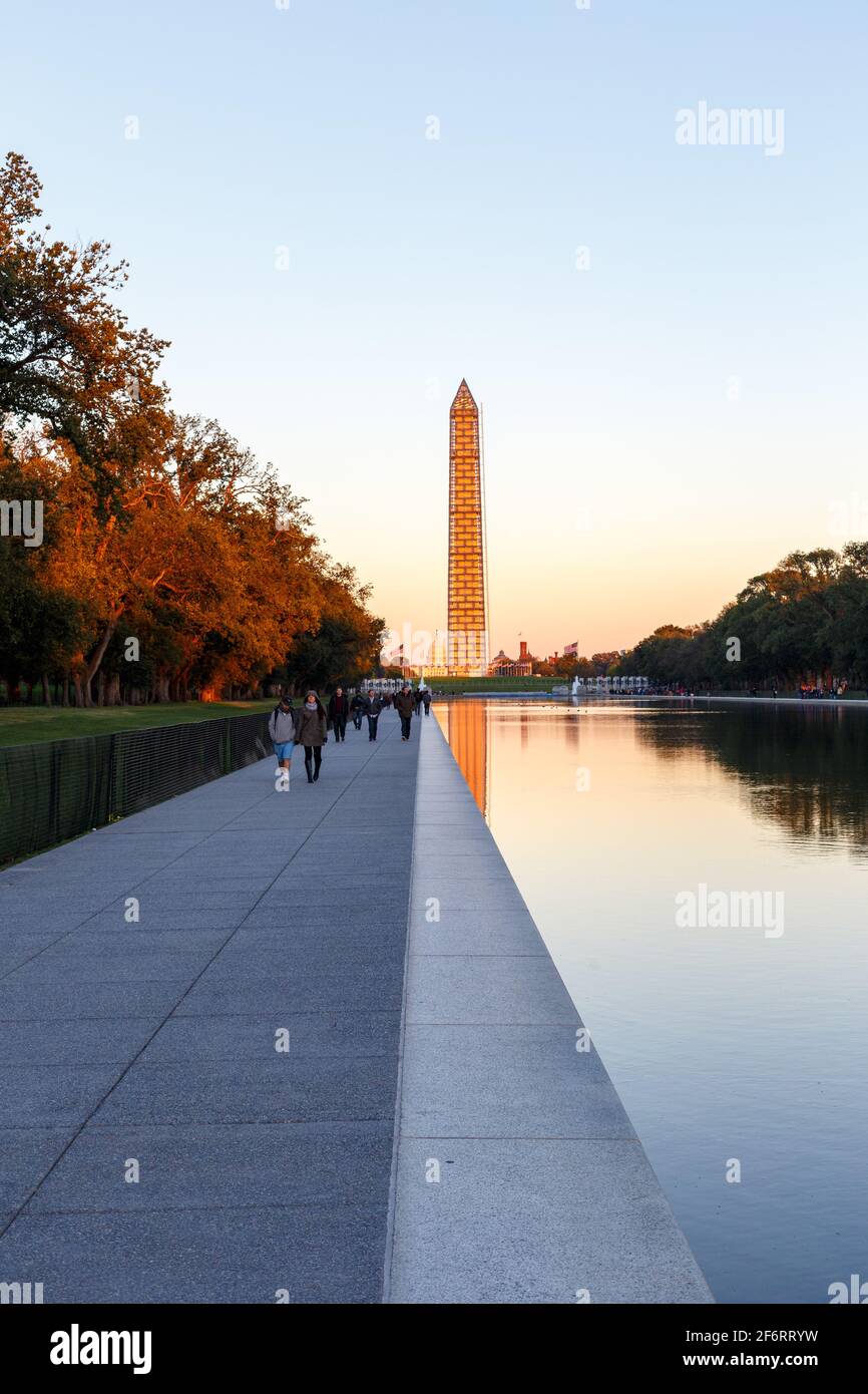 Washington Momnument wird im Oktober 2013 in Washington DC, USA, unter Naturschutz gestellt. Stockfoto