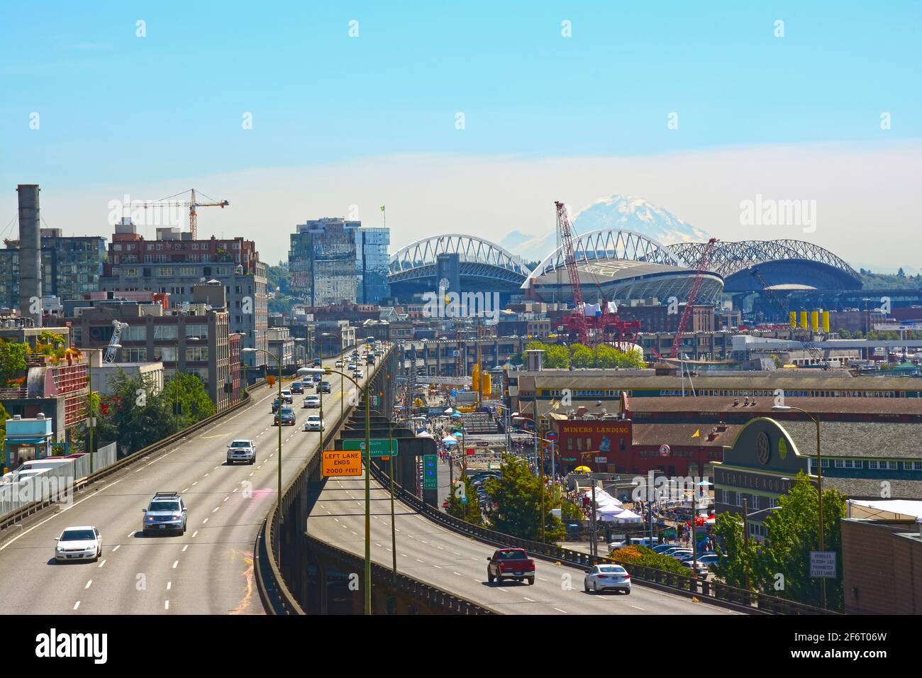 Autos fahren entlang der State Route 99, der Seattle Seaboard, Seattle Wa Stockfoto