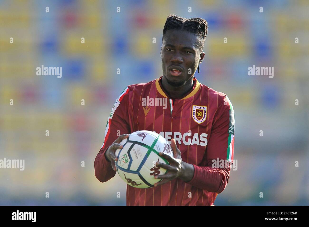 Frosinone, Italien, 02. April 2021. Yao Guy Spieler von Reggiana während des Spiels der italienischen Serie B Meisterschaft zwischen Frosinone gegen Reggiana Endergebnis 0-0, Spiel im Benito Stirpe Stadion in Frosinone gespielt. Quelle: Vincenzo Izzo/Alamy Live News Stockfoto