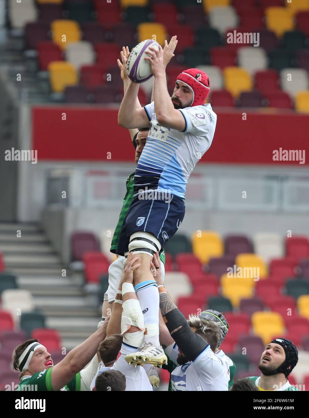 BRENTFORD, ENGLAND - APRIL 02: Cory Hill of Cardiff Blues während des European Champions Cup zwischen London Irish und Cardiff Blues im Brentford Community Stadium, Brentford, UK am 02. April 2021 Credit: Action Foto Sport/Alamy Live News Stockfoto