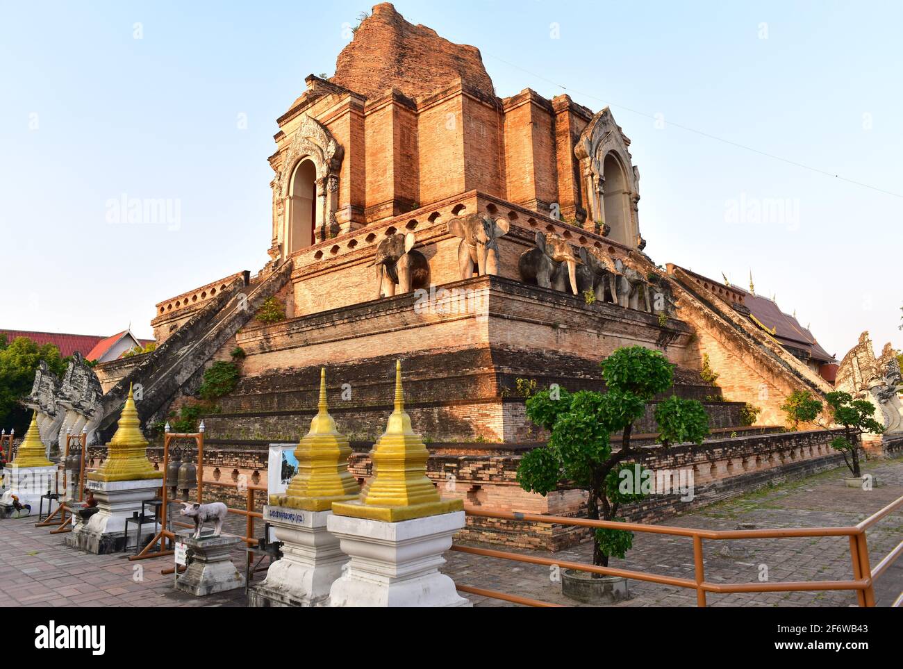 Chiang Mai, Wat Chedi Luang Stupa (14. Jahrhundert). Thailand. Stockfoto