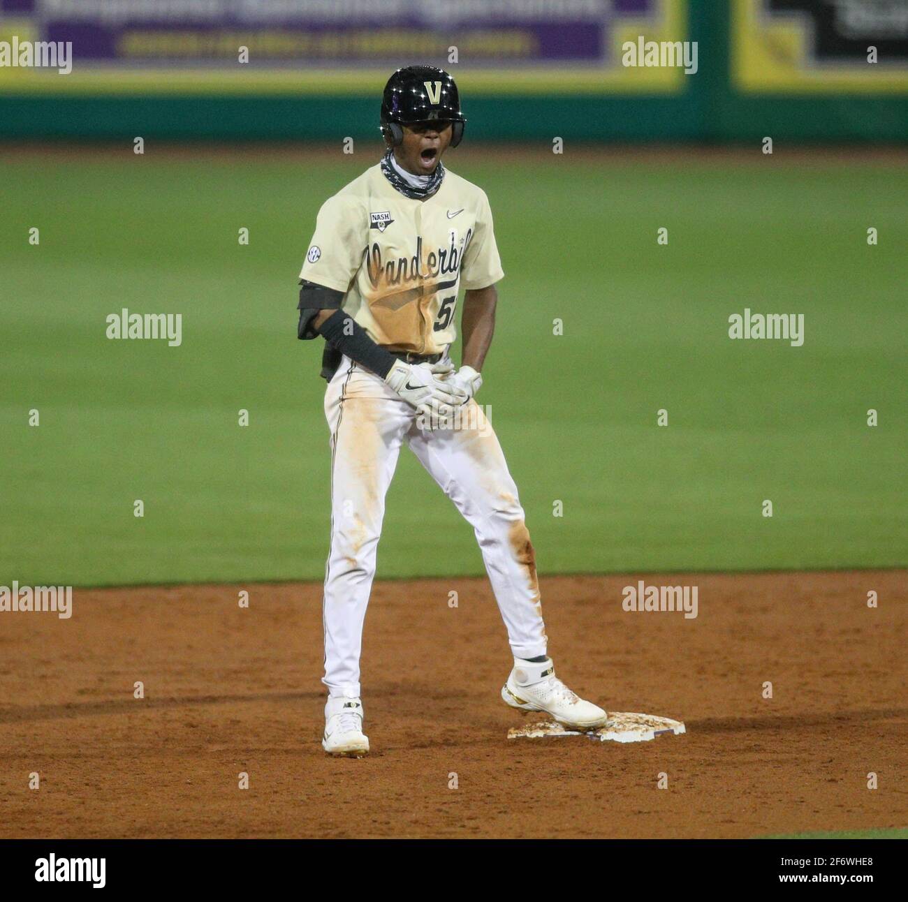 2. April 2021: Vanderbilts Enrique Bradfield Jr. (51) feiert, nachdem er während der NCAA-Baseballaktion zwischen den Vanderbilt Commodores und den LSU Tigers im Alex Box Stadium, Skip Bertman Field in Baton Rouge, LA, ein Doppel getroffen hat. Jonathan Mailhes/CSM Stockfoto