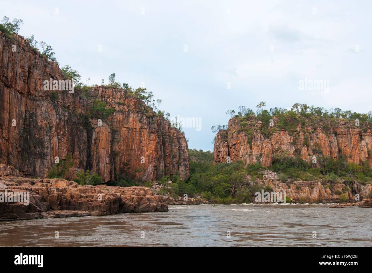 Oberlauf der First Gorge bei Nitmiluk (Katherine) Gorge spät in der Regenzeit, Katherine, Northern Territory, Australien Stockfoto