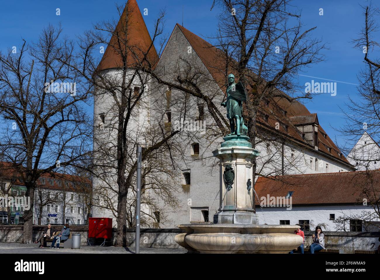 Ingolstadt das Neue Schloss steht am Ufer der Donau in Bayern. Stockfoto