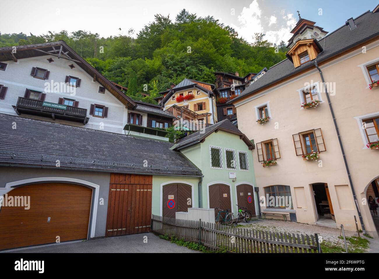 Gemütliche Dorfhäuser in Hallstatt, Österreich Stockfoto