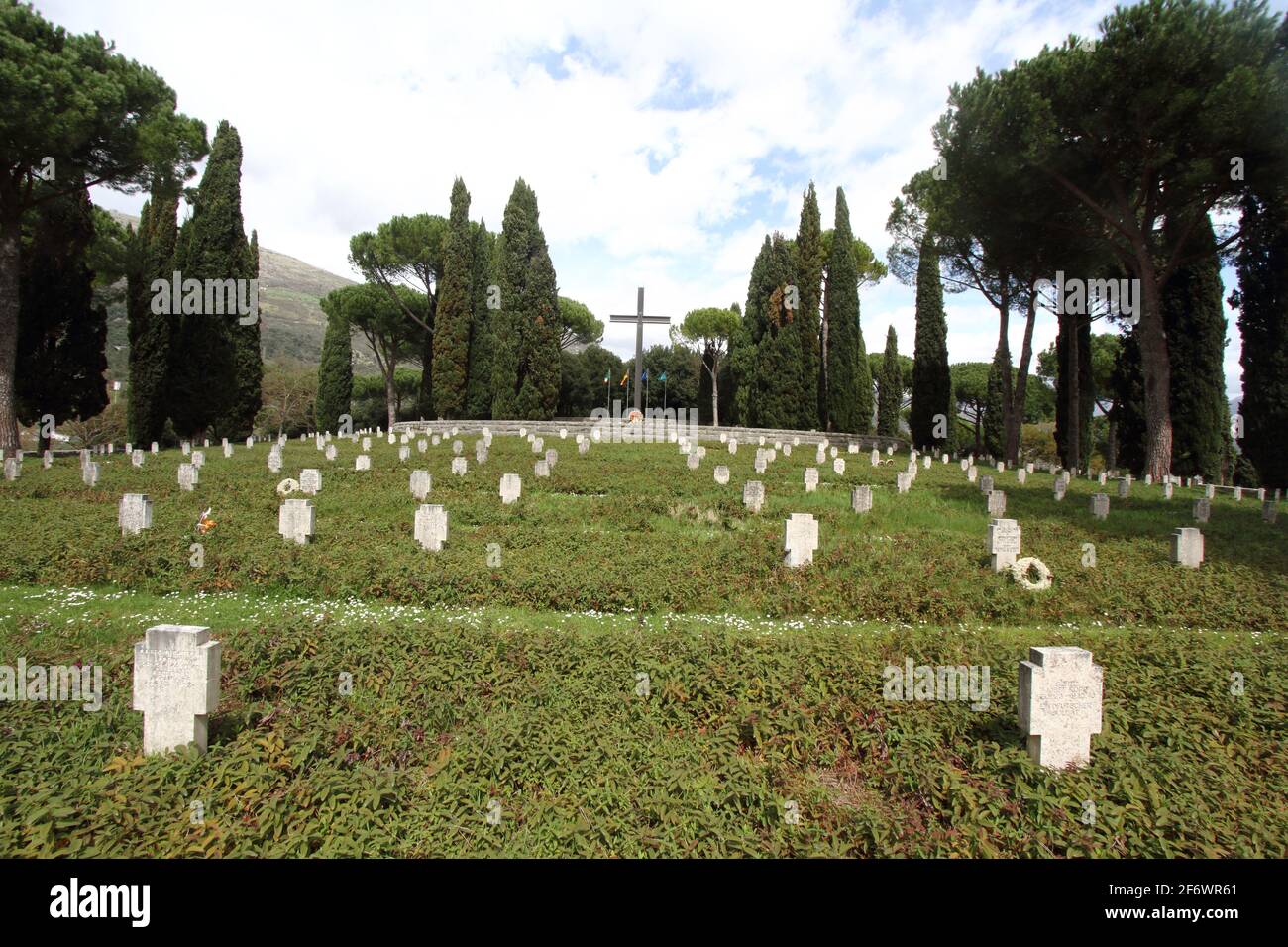 Cassino, Italien - 1. April 2013: Das germanische Militärheiligtum von Cassino (Deutsche Kriegsgräberstätte Cassino) Stockfoto