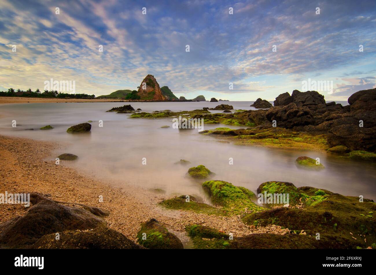 Tropische Landschaft, Mandalika, Kuta Bay, Lombok, West Nusa Tenggara, Indonesien Stockfoto