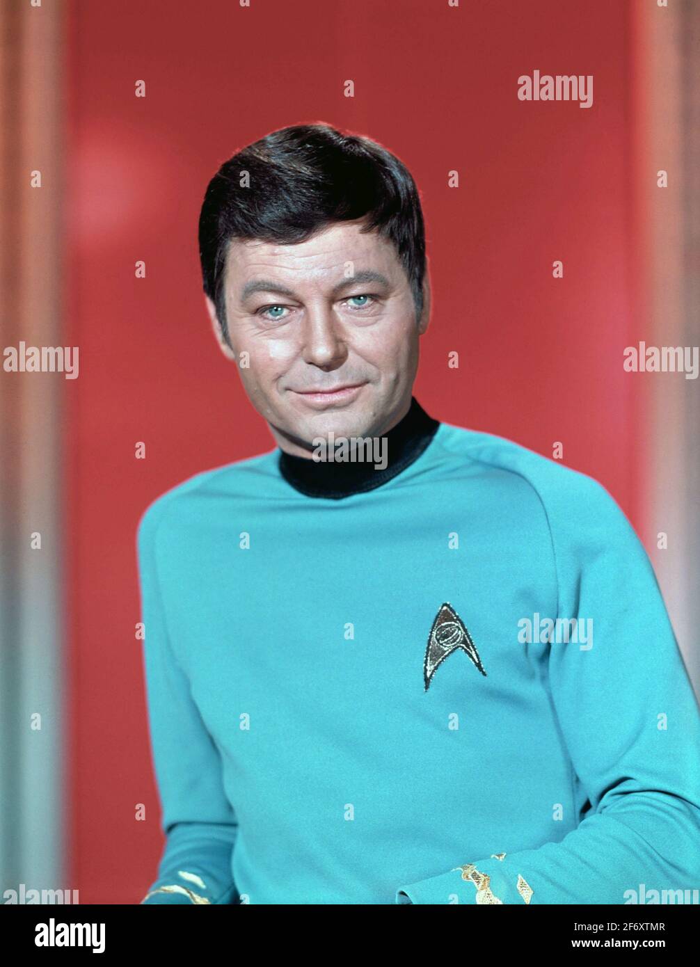 DEFOREST KELLEY IN STAR TREK (1966). Kredit: PARAMOUNT FERNSEHEN / Album Stockfoto
