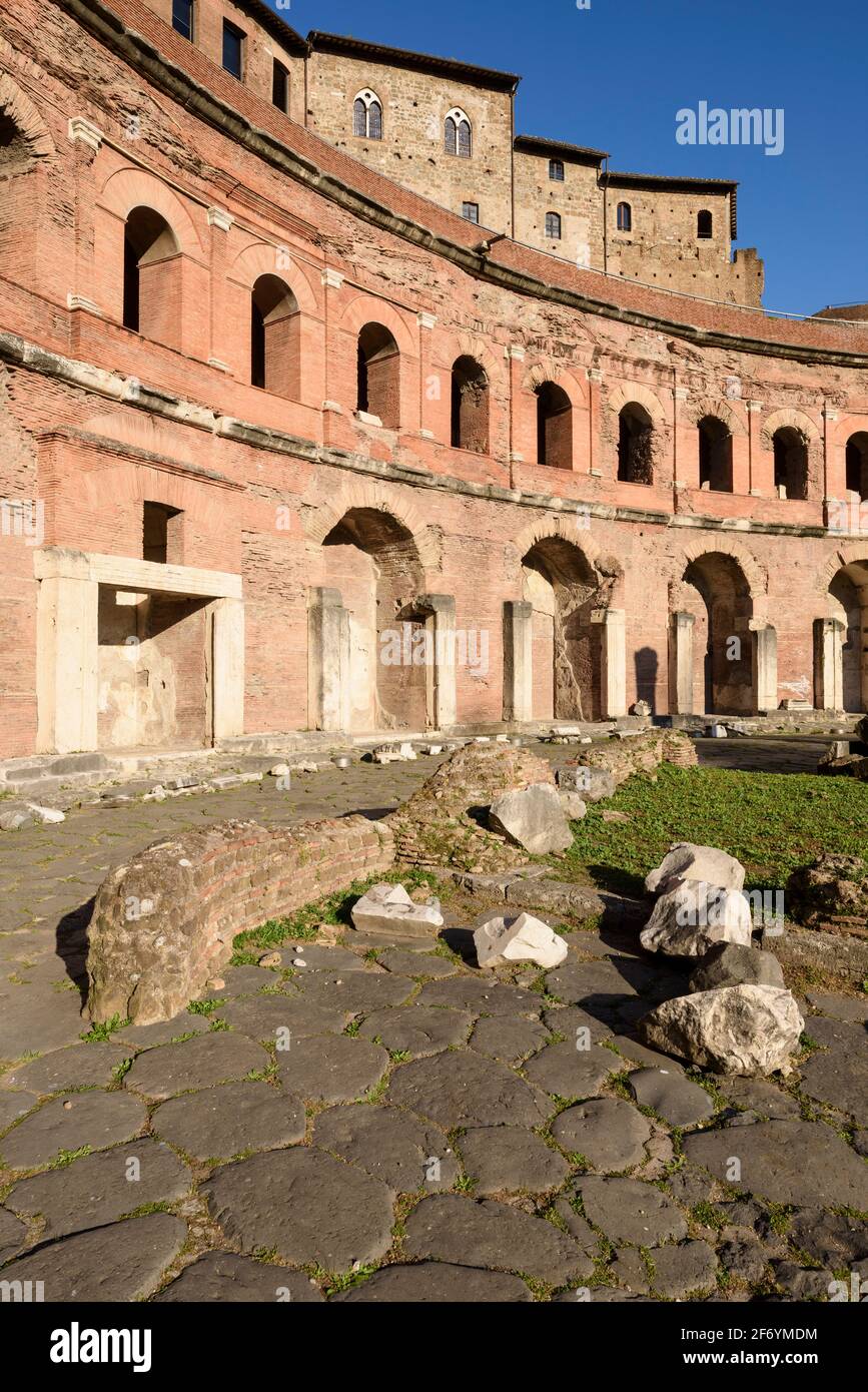 Rom. Italien. Trajans Märkte (Mercati di Traiano), Forum von Trajan (Foro di Traiano). Trajans Markt wurde 113 n. Chr. eingeweiht, und wahrscheinlich BU Stockfoto