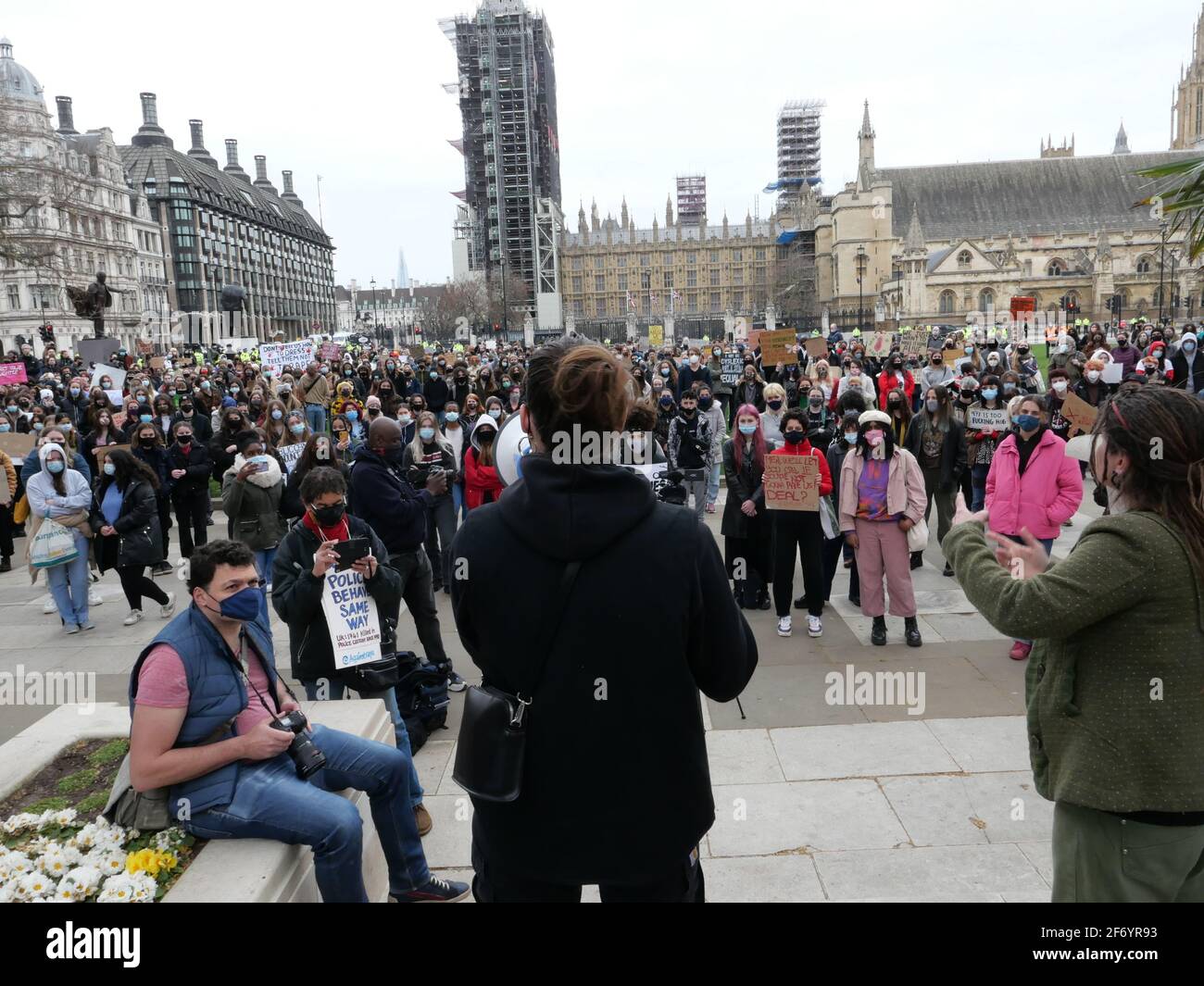 Die Demonstranten versammelten sich am Samstag, dem 3. April, im Zentrum von London und 24 anderen Städten in Großbritannien gegen ein Gesetz, das das Recht auf Protest einschränken wird. Das Gesetz zur Verurteilung der Polizei und zu Gerichten, das im vergangenen Monat in zweiter Lesung im parlament verabschiedet wurde, ändert die bestehende Gesetzgebung zur öffentlichen Ordnung. Macht es einfacher für die Polizei zu verbieten oder zu schließen zukünftige friedliche Proteste .. Stockfoto