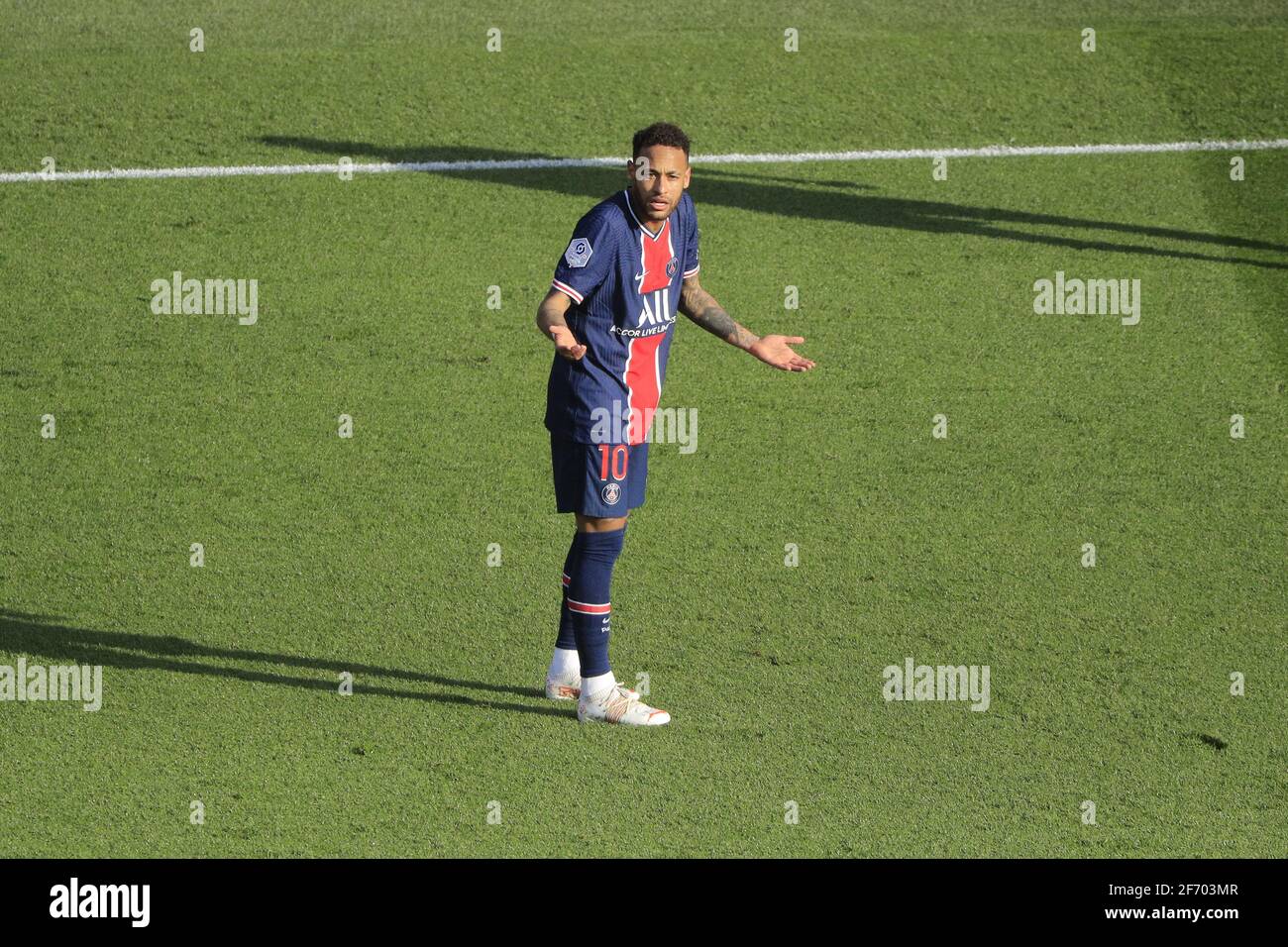 Paris Frankreich April 2021 Neymar Da Silva Santos Junior Neymar Jr Psg Reagierte Wahrend Des Franzosischen Ligue 1 Fussballspiels Zwischen Paris Saint Germain Und Losc Lille Am 3 April 2021 Im Stadion Parc Des