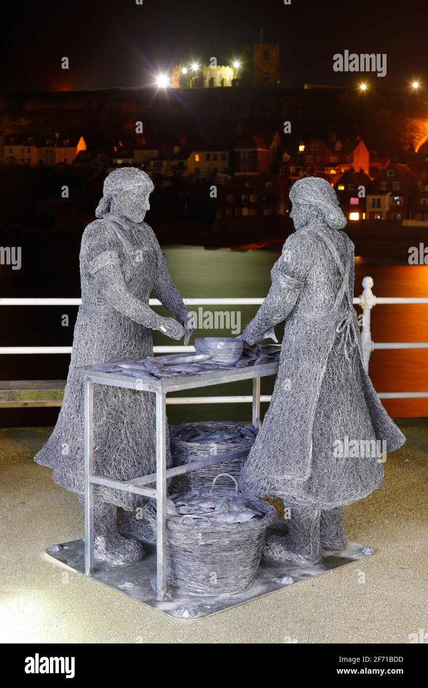 Spaziergang mit dem Heritage Skulpturenpfad in Whitby, North Yorkshire von einem Künstler Emma Stothard Stockfoto