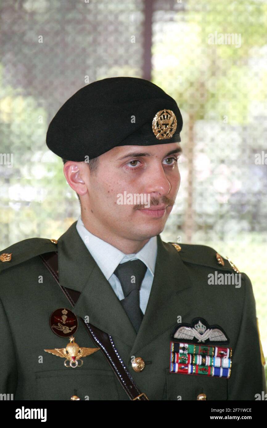 Akten- Jordaniens König Abdullah II. Und Königin Rania feiern am 25. Mai 2006 in Amman den 60. Unabhängigkeitsfeiertag des Königreichs, an dem sie die Glückwünsche der Jordanier aller Religionen und Klassen erhielten. Foto von Balkis Press/ABACAPRESS.COM Stockfoto