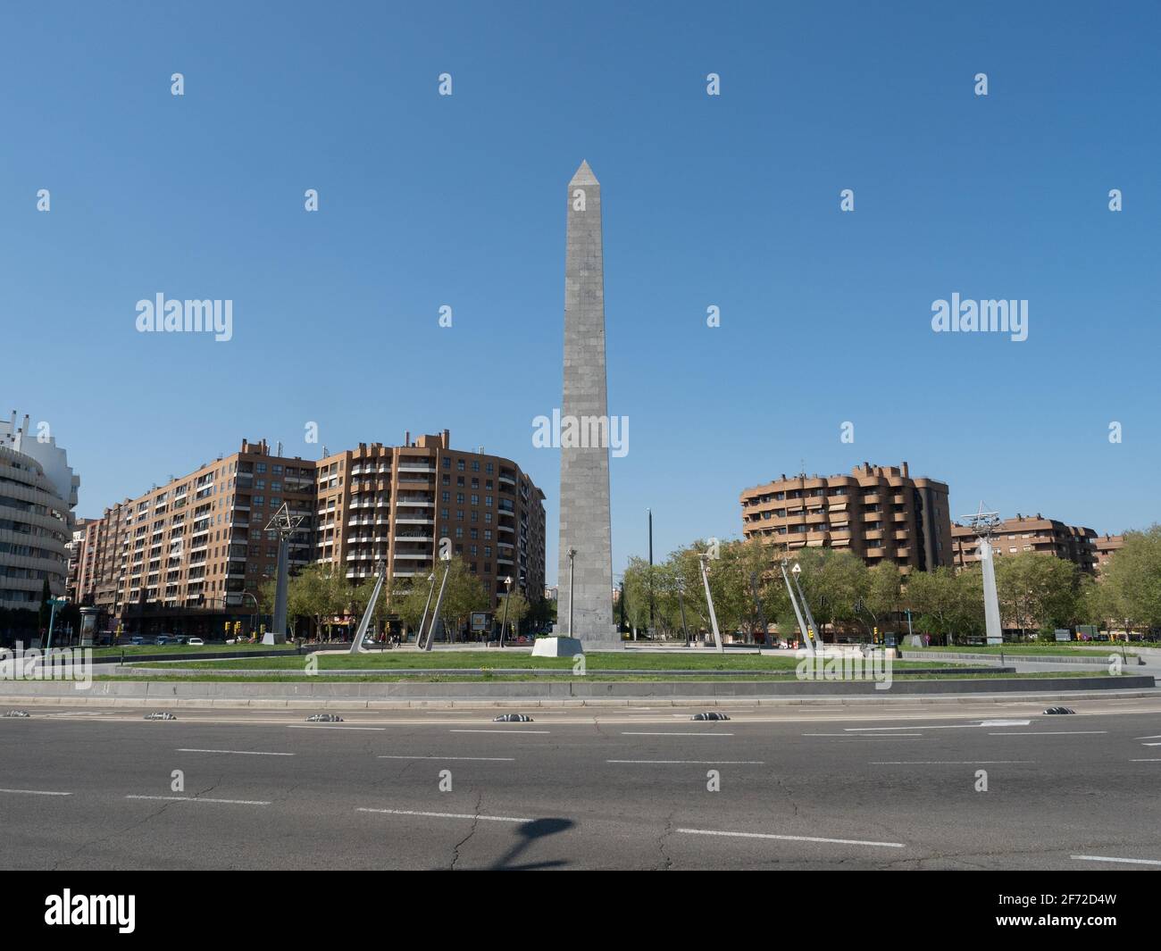 Die Plaza Europa in Zaragoza verbindet den Haupteingang der Stadt mit den Arterien, die miteinander kommunizieren. Dieser Platz ist eine Hommage an die UE. Stockfoto