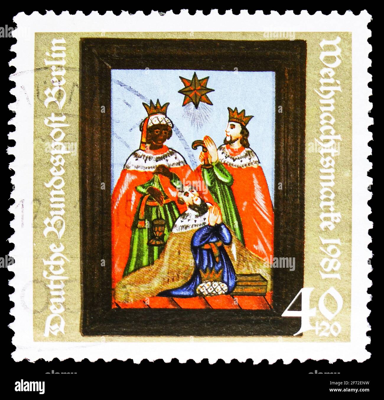 MOSKAU, RUSSLAND - 22. DEZEMBER 2020: Briefmarke gedruckt in Deutschland, Berlin, zeigt Epiphany, Glasgemälde von Buchers (Böhmerwald), Christma Stockfoto