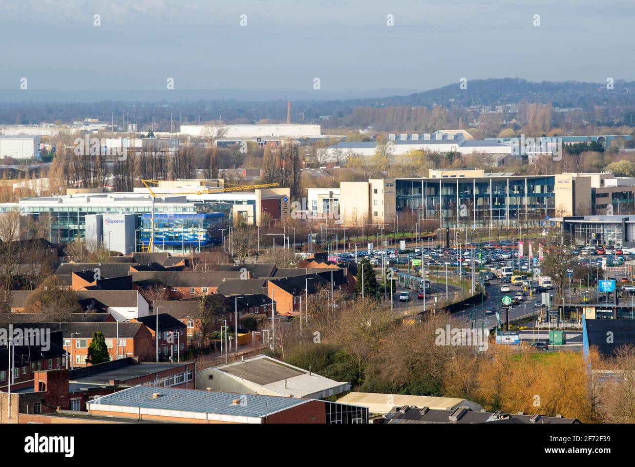 Südwestlich von Nottingham City in Richtung Queens Drive, vom Dach des Unity Square Bauwerks aus gesehen. Nottinghamshire, England, Großbritannien Stockfoto