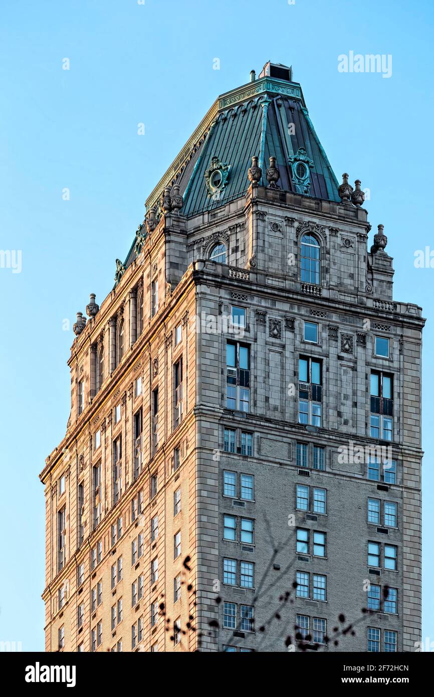 Das Pierre, ein ikonisches Hotel in der 2 East 61st Street (an der Fifth Avenue) in New York City. Stockfoto