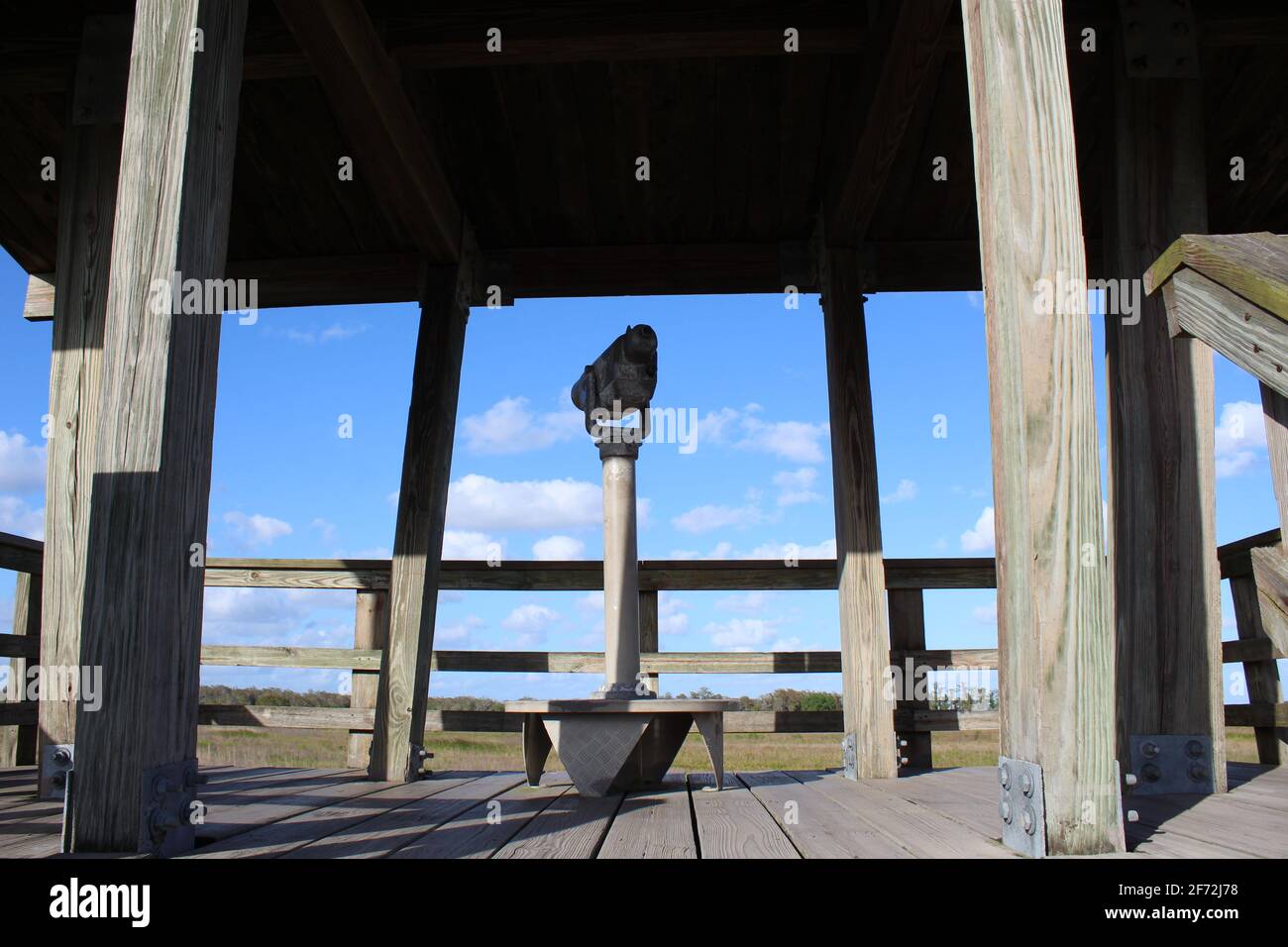 Fernglas in einem Sumpfturm in Florida. Stockfoto