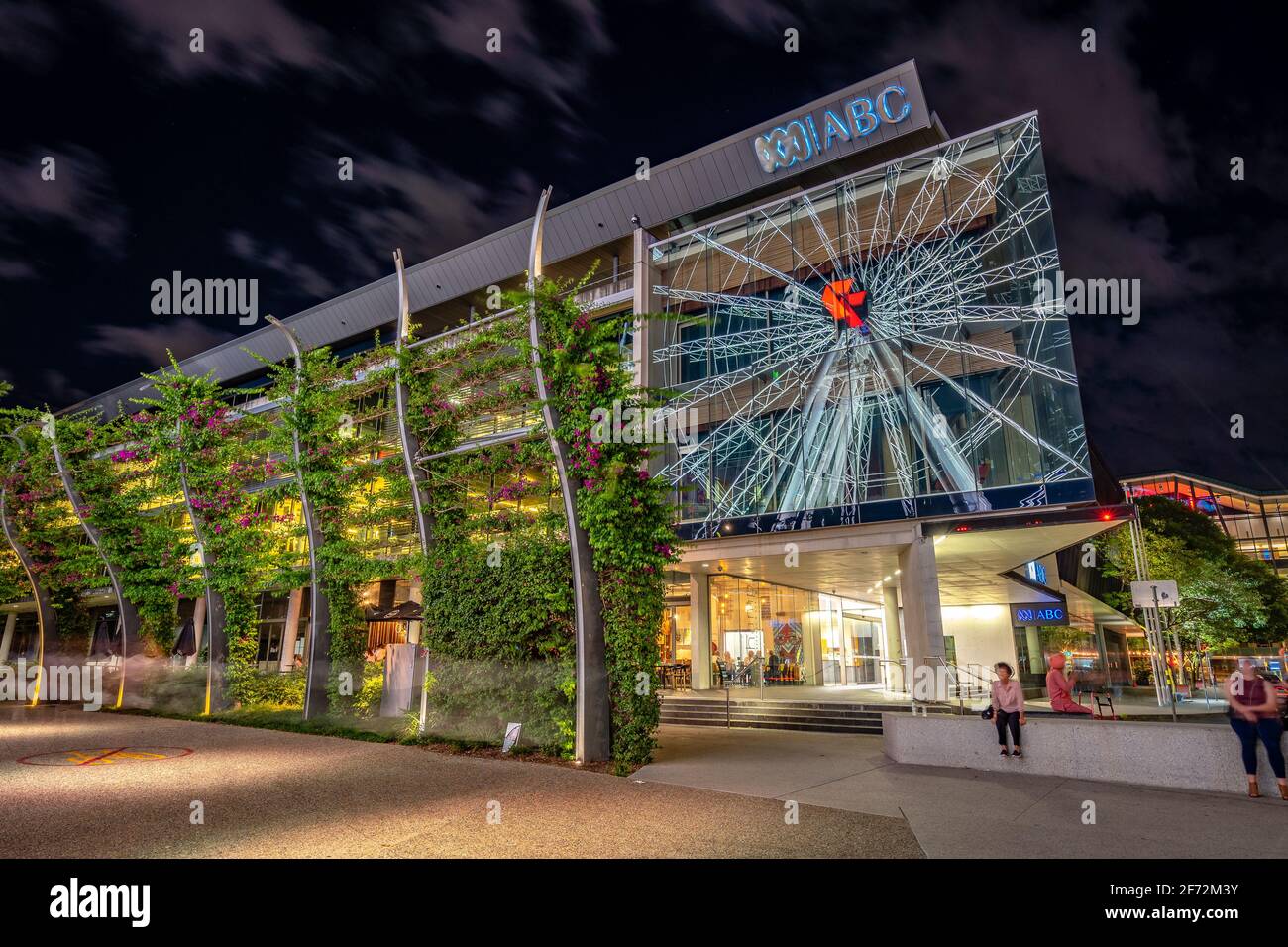 Brisbane, Australien – ABC-Gebäude mit dem Logo des Senders 7 im Fenster Stockfoto